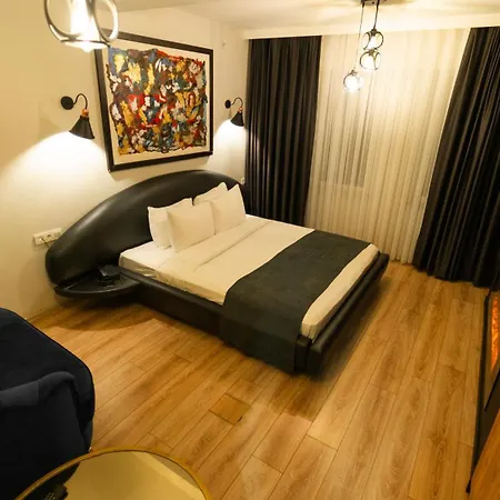 Hotel Mas Nisantasi 2*